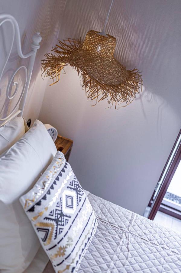 Althea Apartments 2 Chalki Town Ngoại thất bức ảnh